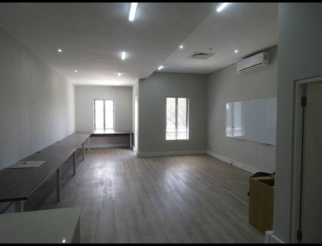 81M² OFFICE TO LET IN PAARDEVLEI